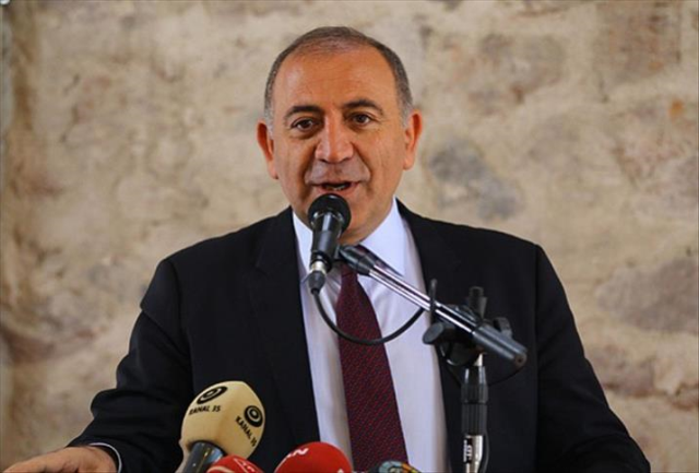 Gürsel Tekin, CHP'deki kurultay çağrılarına karşı çıktı: Ne kadar sağlıklı olabilir?