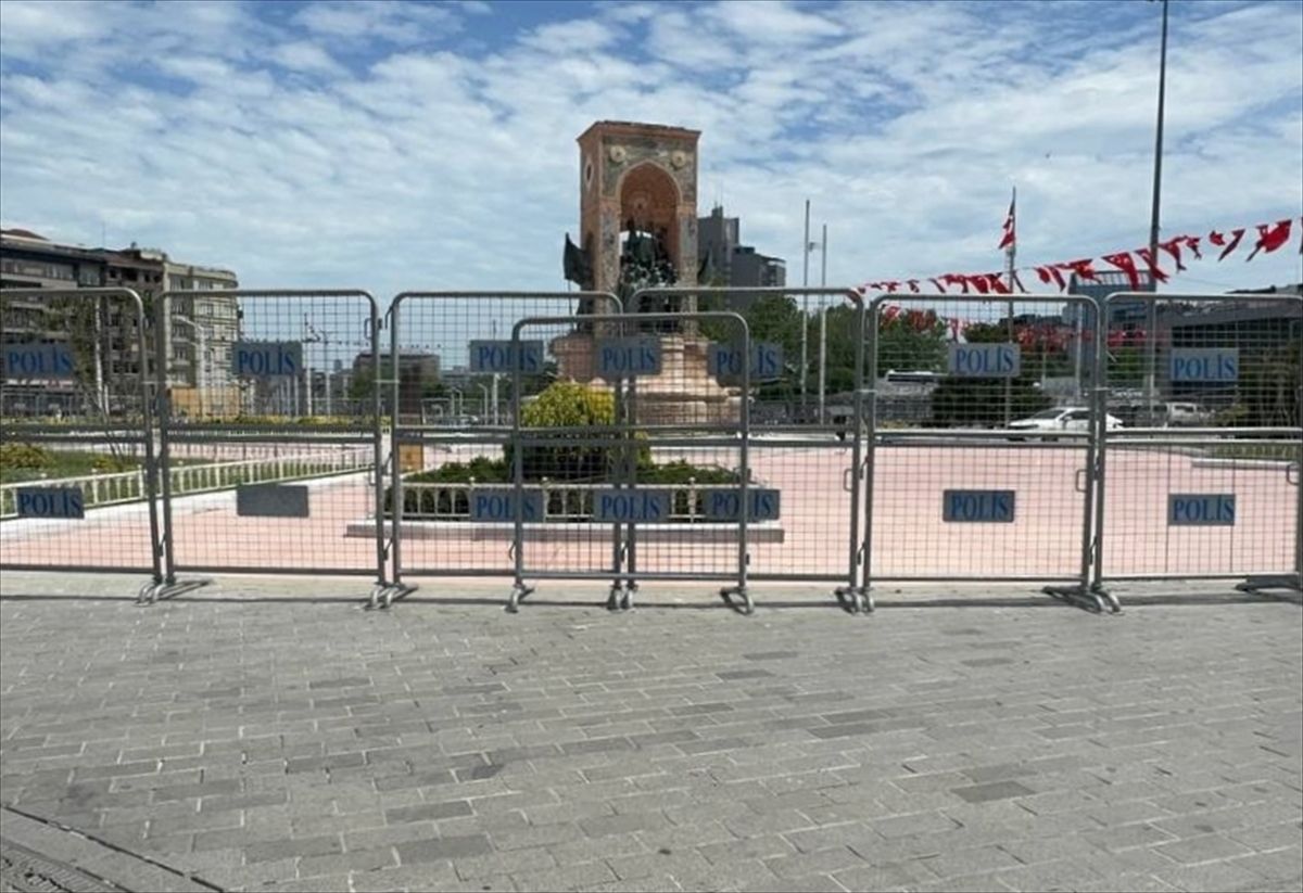 İstanbul\'un iki ilçesinde bazı yollar trafiğe kapatıldı