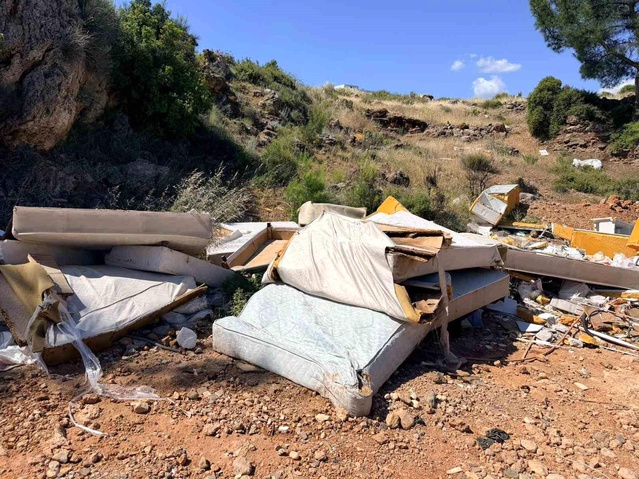 Kepez'de çevreyi kirletenlere foto kapanlı takip
