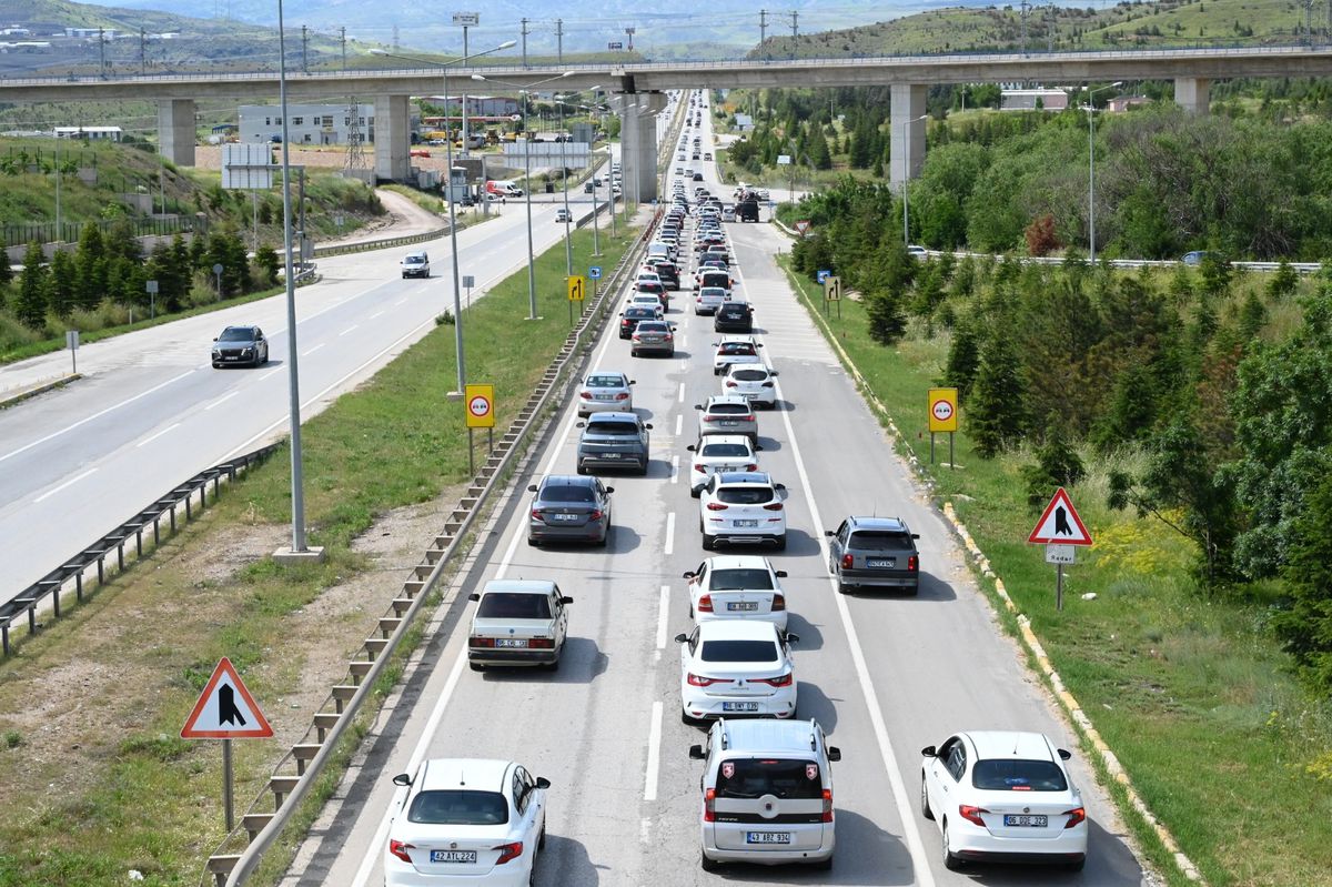 Kırıkkale\'de Kurban Bayramı Trafik Yoğunluğu