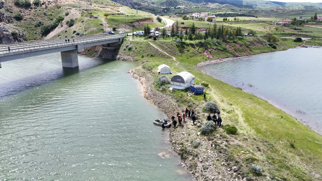Kayseri'de viyadükten Kızılırmak'a düşen gencin cansız bedenine ulaşıldı