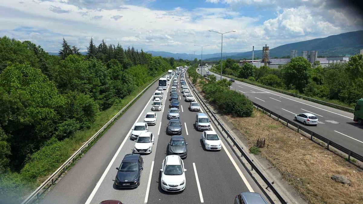 Düzce\'de Kurban Bayramı Trafik Yoğunluğu