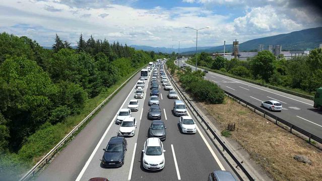 Düzce'de Kurban Bayramı Trafik Yoğunluğu