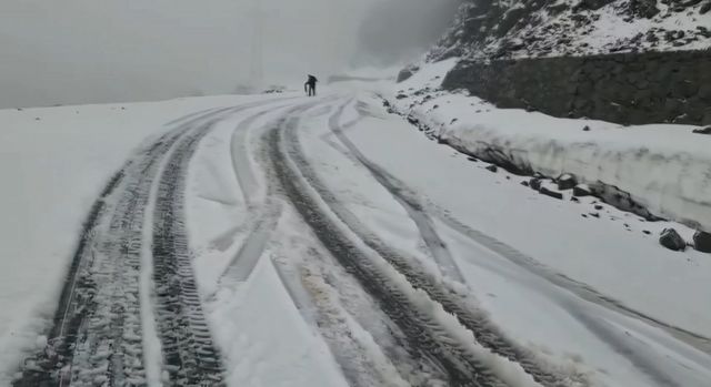 Mayısın son gününde kar sürprizi! Mahsur kalan vatandaşlar var