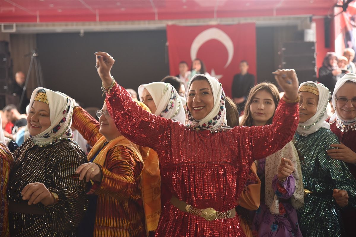 Mengen\'de 9. Yöresel Giyim ve Kültür Şenliği