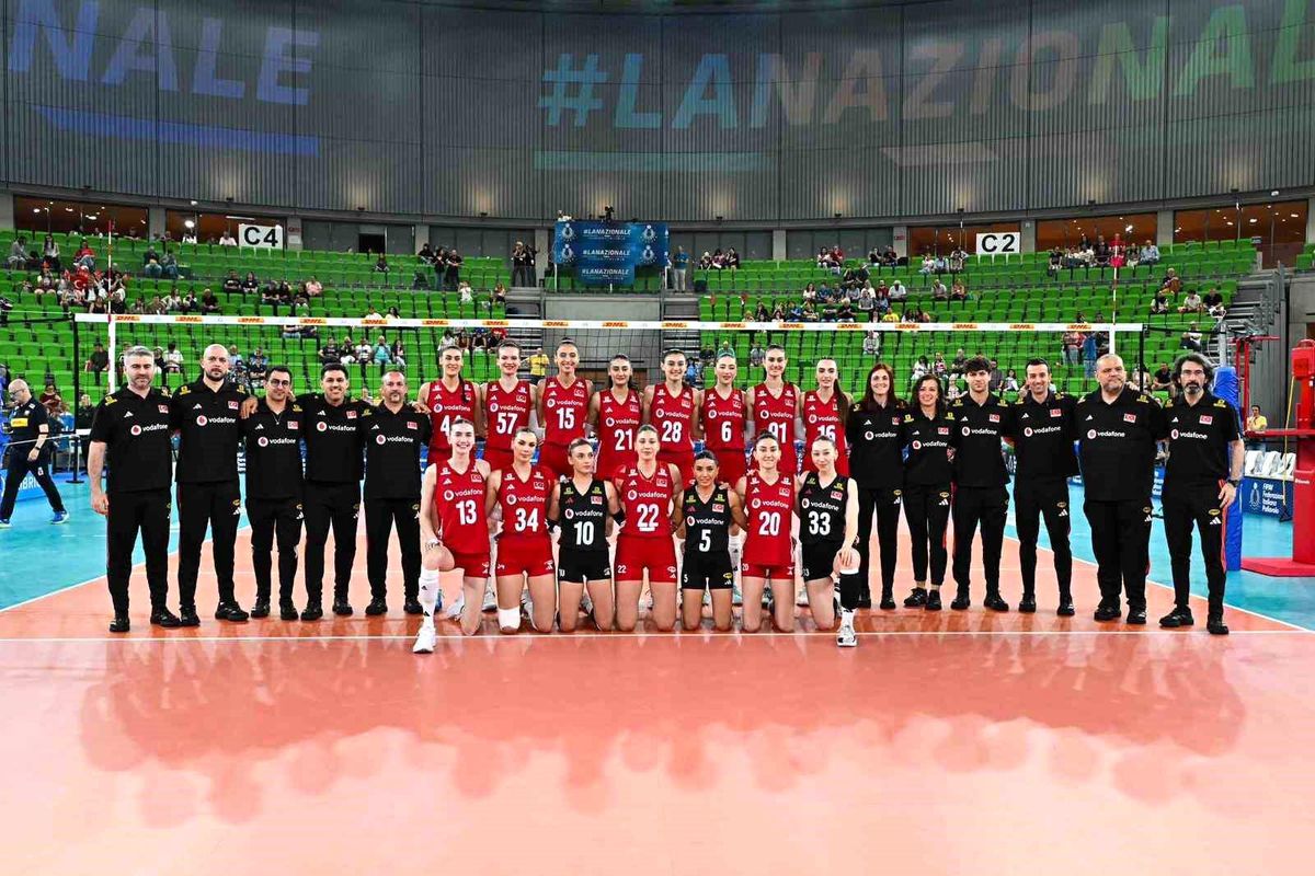 A Milli Kadın Voleybol Takımı\'nın VNL Kadrosu Açıklandı