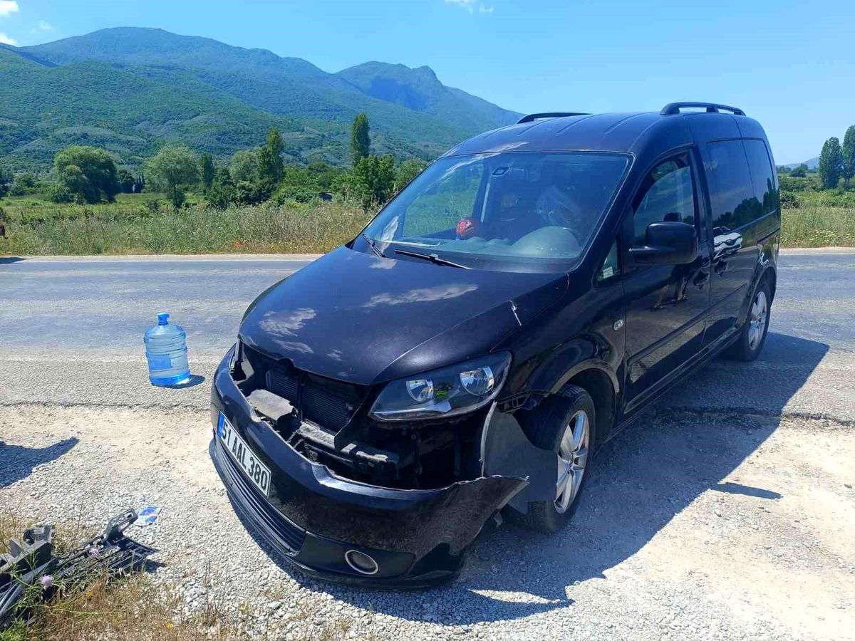 Bursa\'da Motosiklet-Otomobil Kazası: 1 Ağır Yaralı