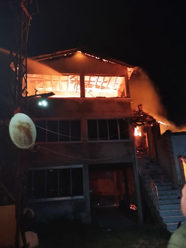 Korgan Yaylası'nda Yangın: 3 Ev Kül Oldu