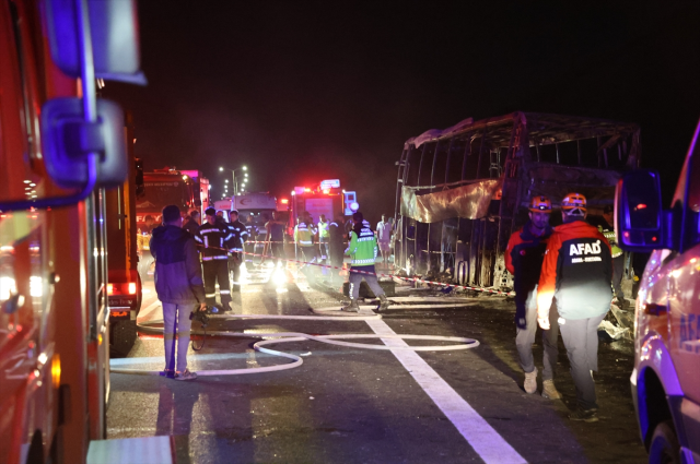 Otobüs faciasında kahreden detay! Yolcular çıkış kapısında sıkışarak hayatını kaybetti