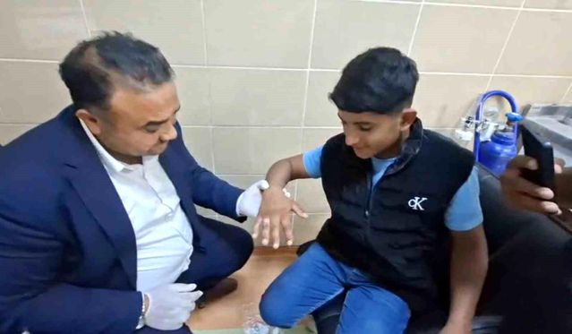Yüzük Sıkışan Vatandaşa İtfaiye Amiri Yardım Etti