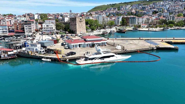 Sinop’ta Lüks Yat Suya Gömdü