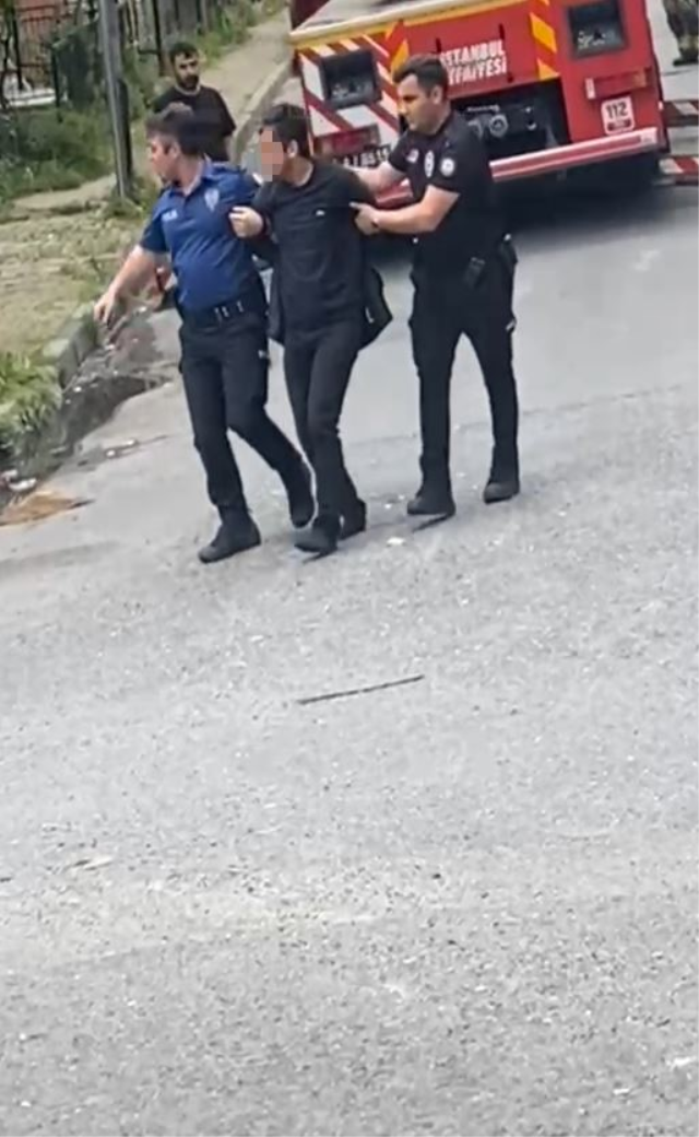 Sultangazi'de annesini rehin alan genç ağabeyinin ihbarıyla yakalandı