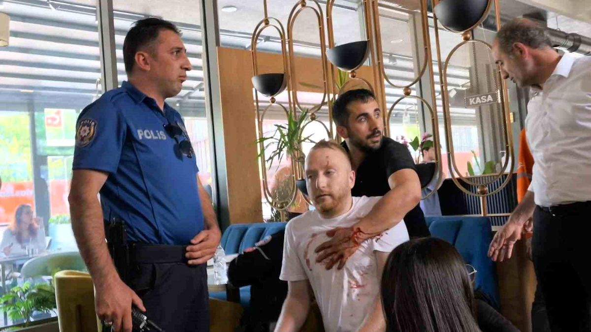 İnegöl\'de Bıçaklı Kavga: 5 Yaralı