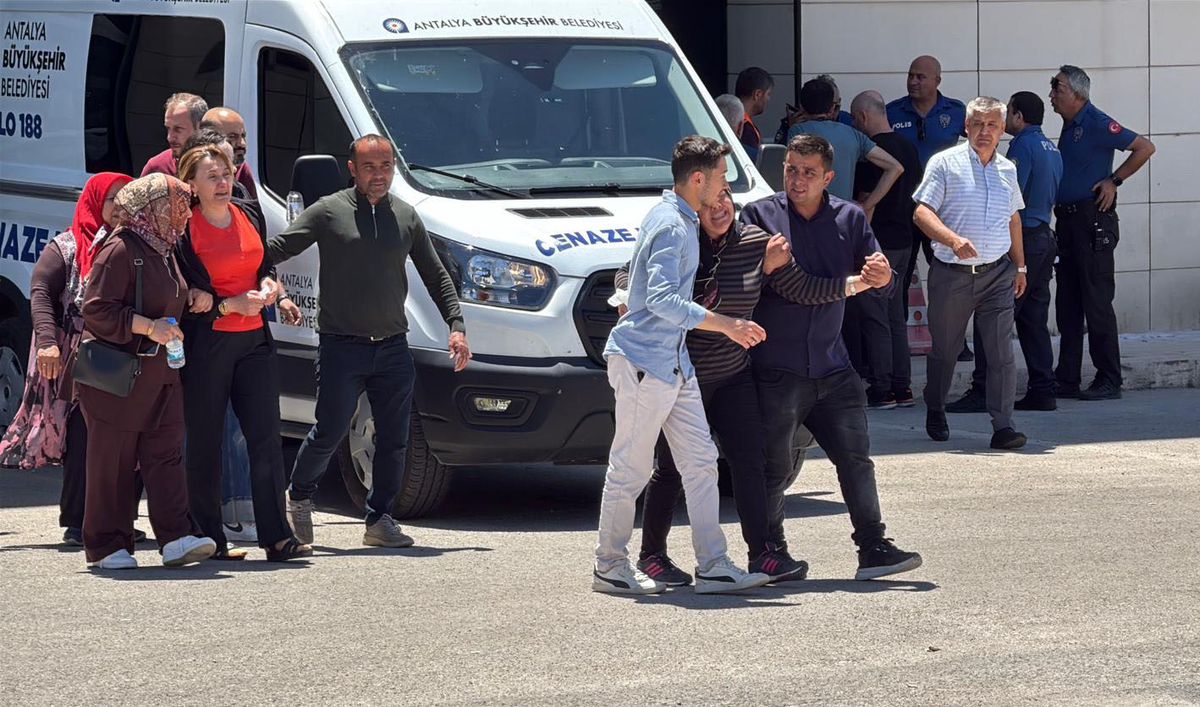 Hamile Hemşire Esra Uğur Evinde Ölü Bulundu