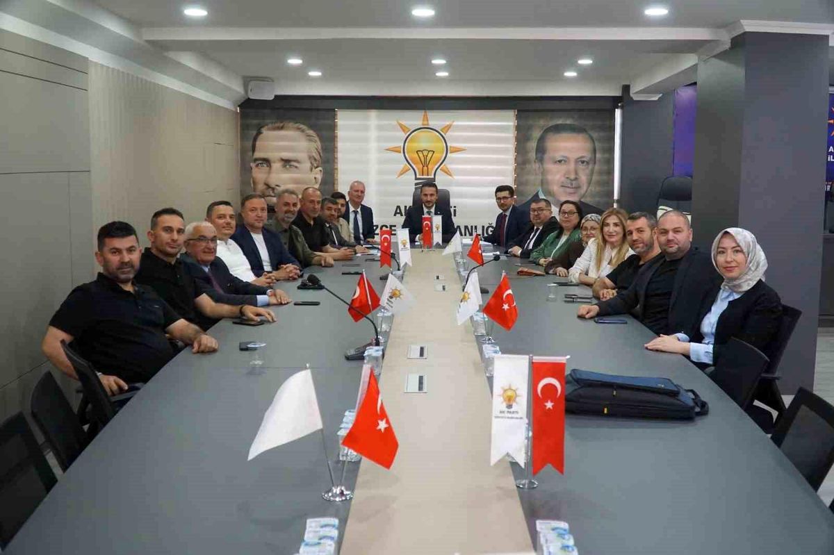 AK Parti\'de haziran zirvesi