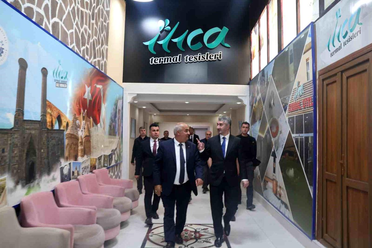 Bakan Yardımcısı Tarıkdaroğlu Aziziye\'de incelemelerde bulundu