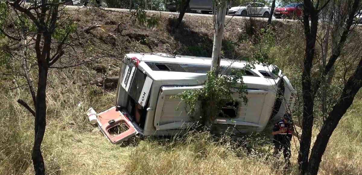 Balıkesir\'de Minibüs Kazası: 14 Yaralı