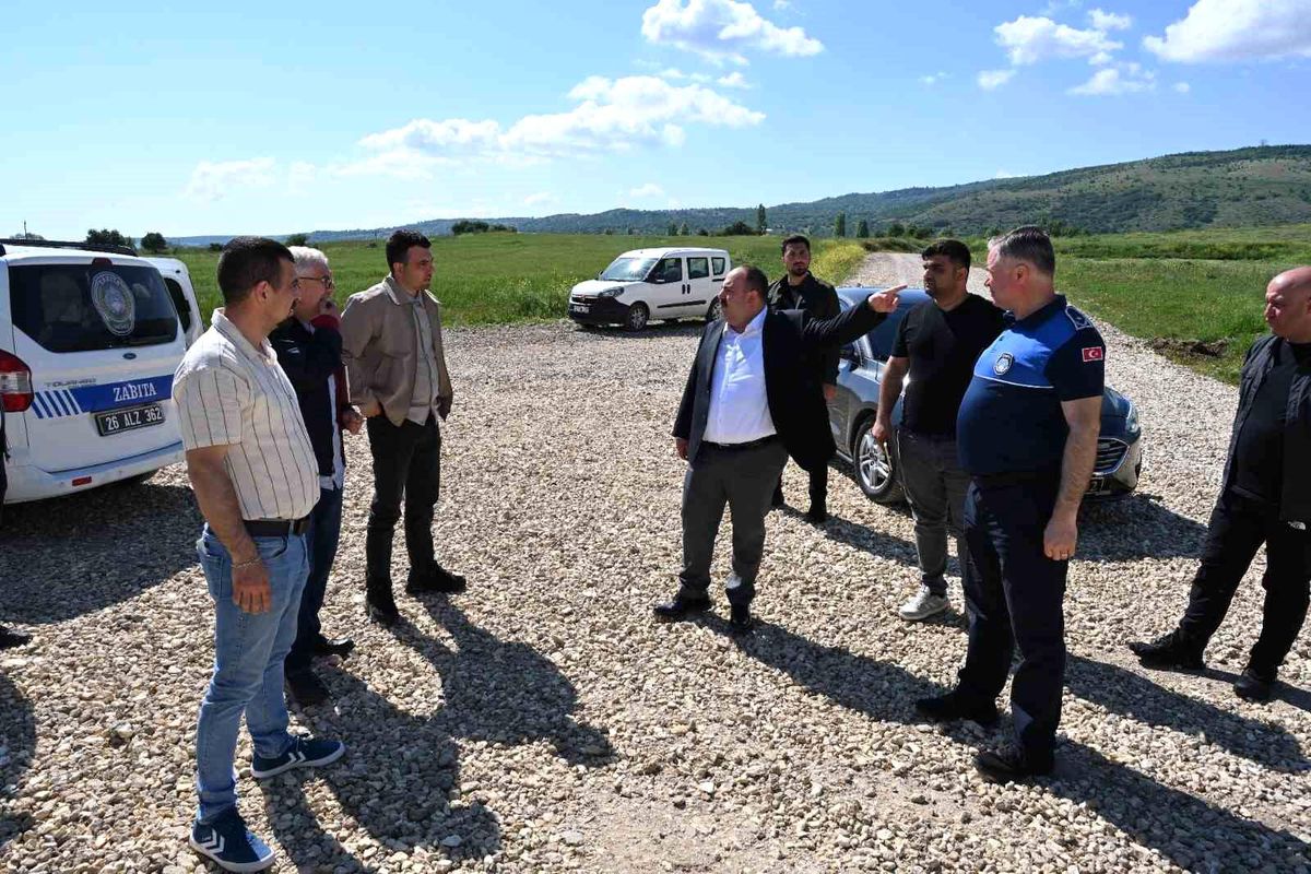 Başkan Hamamcı, TOKİ bağlantı yolu ve İsmetpaşa Mahallesi\'nde inceleme yaptı