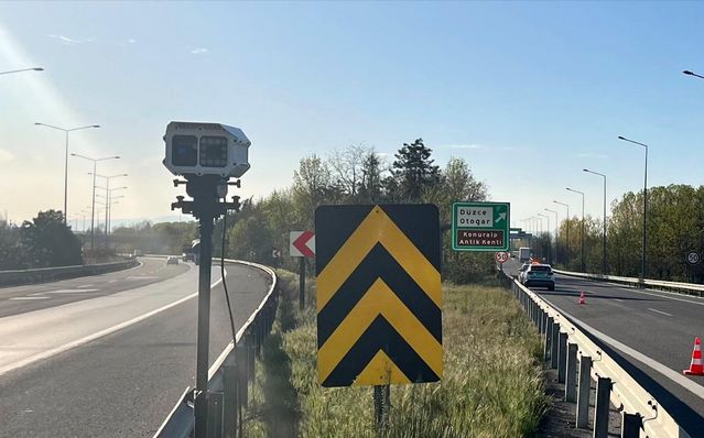 Düzce'de Trafik Denetimleri: 21 Bin 280 Araç Kontrol Edildi