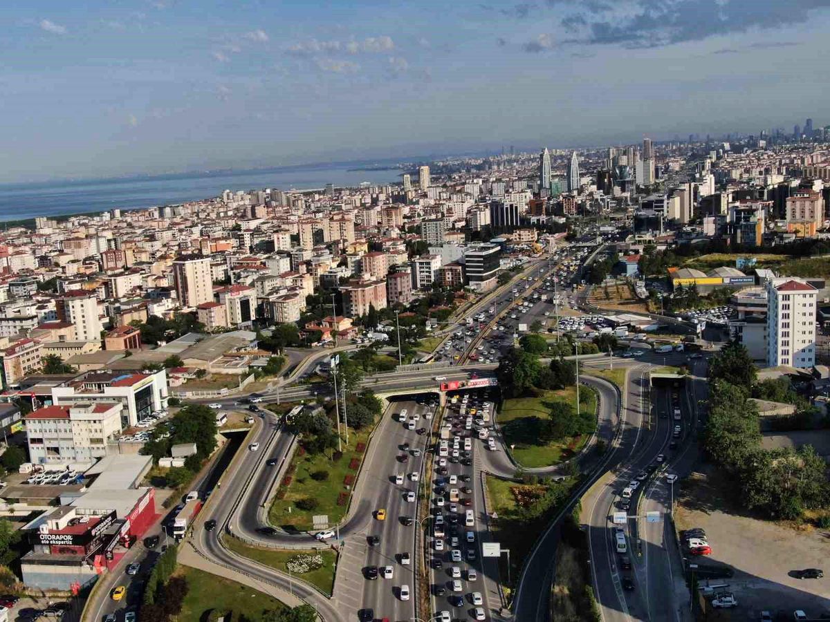 İstanbul\'da Bayram Sonrası Trafik Yoğunluğu