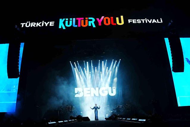 Bengü, Manisa Festivali'nde Coşkuya Doyurdu