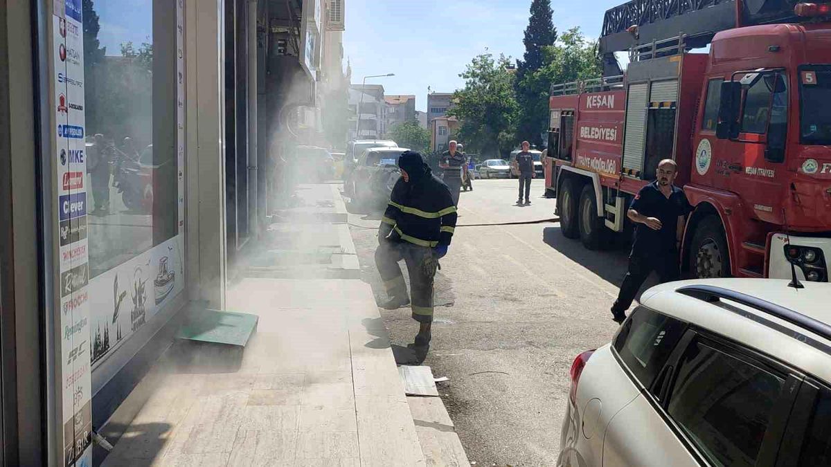 Keşan\'da sauna yangını: 4 kedi kurtarıldı