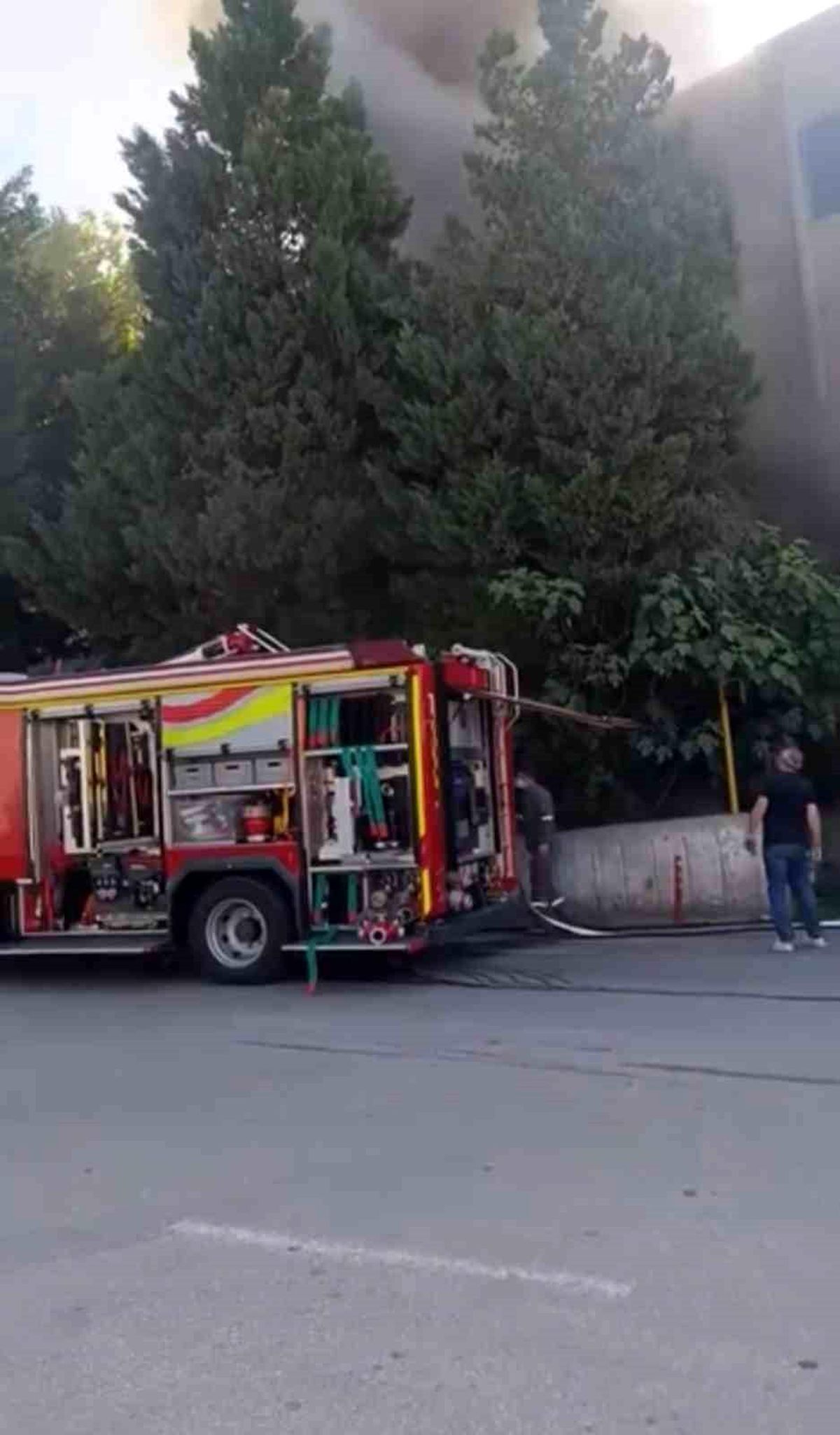 Bursa\'da Fabrika Yangını Paniğe Neden Oldu