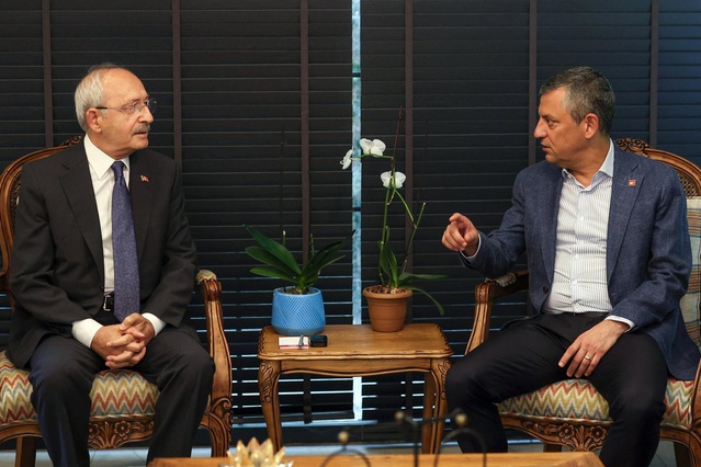 CHP’de olağanüstü kurultay için süreç başladı! Özgür Özel: İlk imzalar atıldı