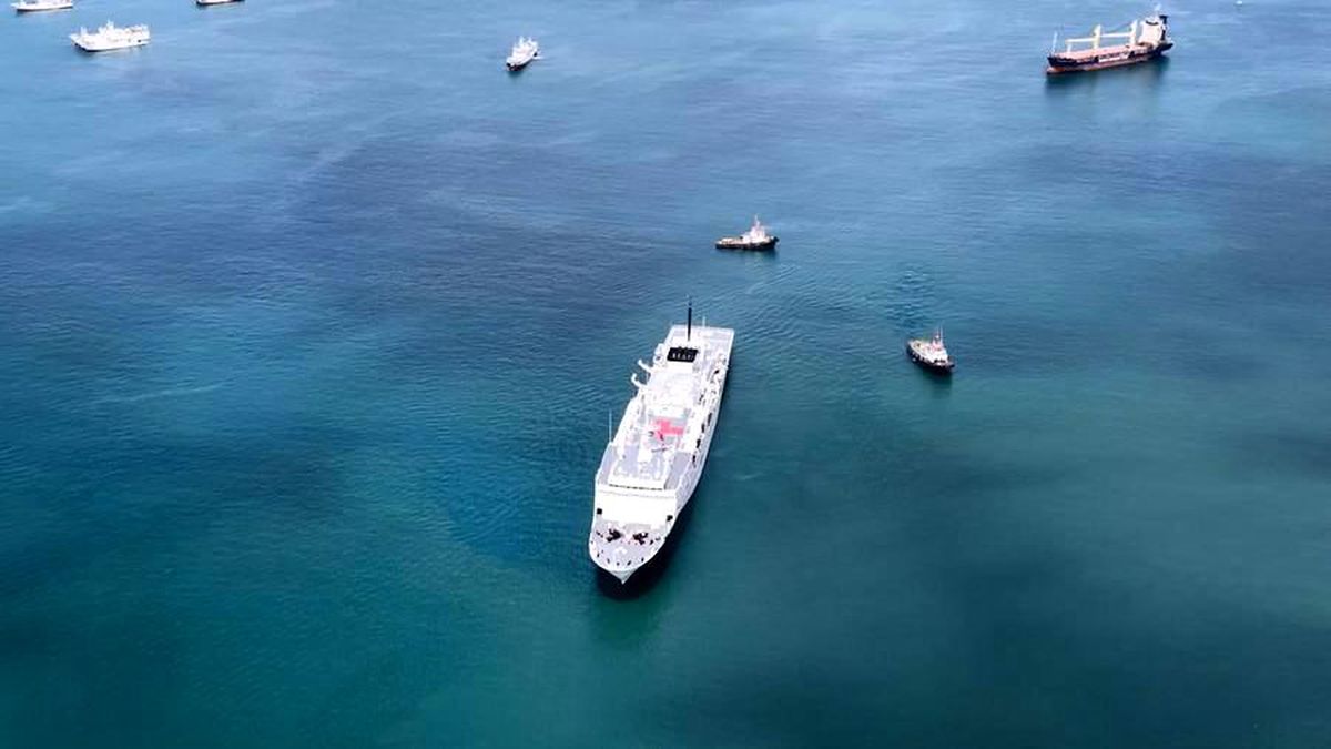 Çin\'in Hastane Gemisi Güney Çin Denizine Açıldı