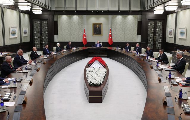 Cumhurbaşkanı Erdoğan: Ana muhalefet partisi içindeki tartışmaların hiçbiri bizi ilgilendirmiyor