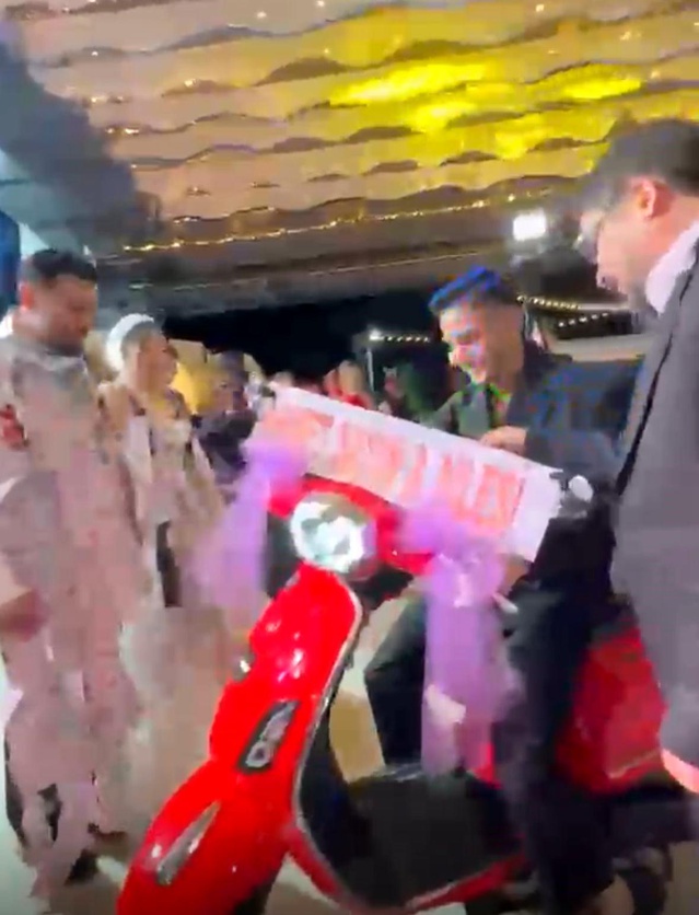 Damat Motosikletle Şaşırttı