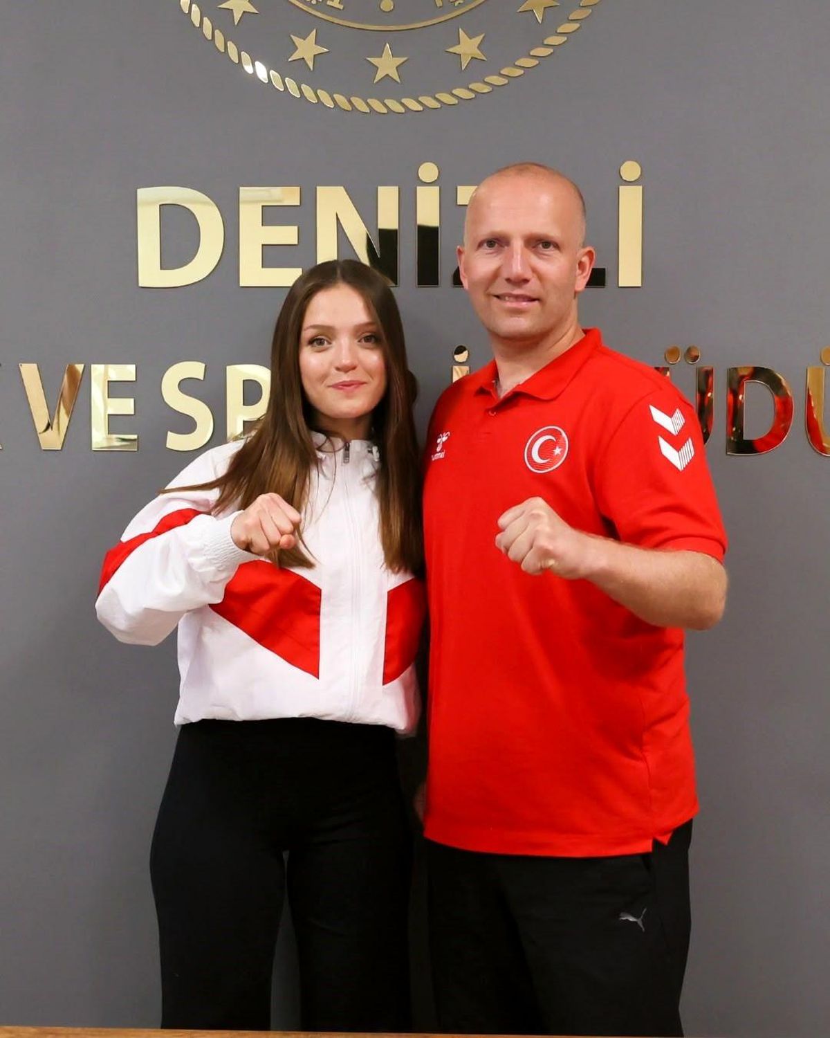 Zehra Orhan Almanya\'da Taekwondo Yarışmasına Hazırlanıyor