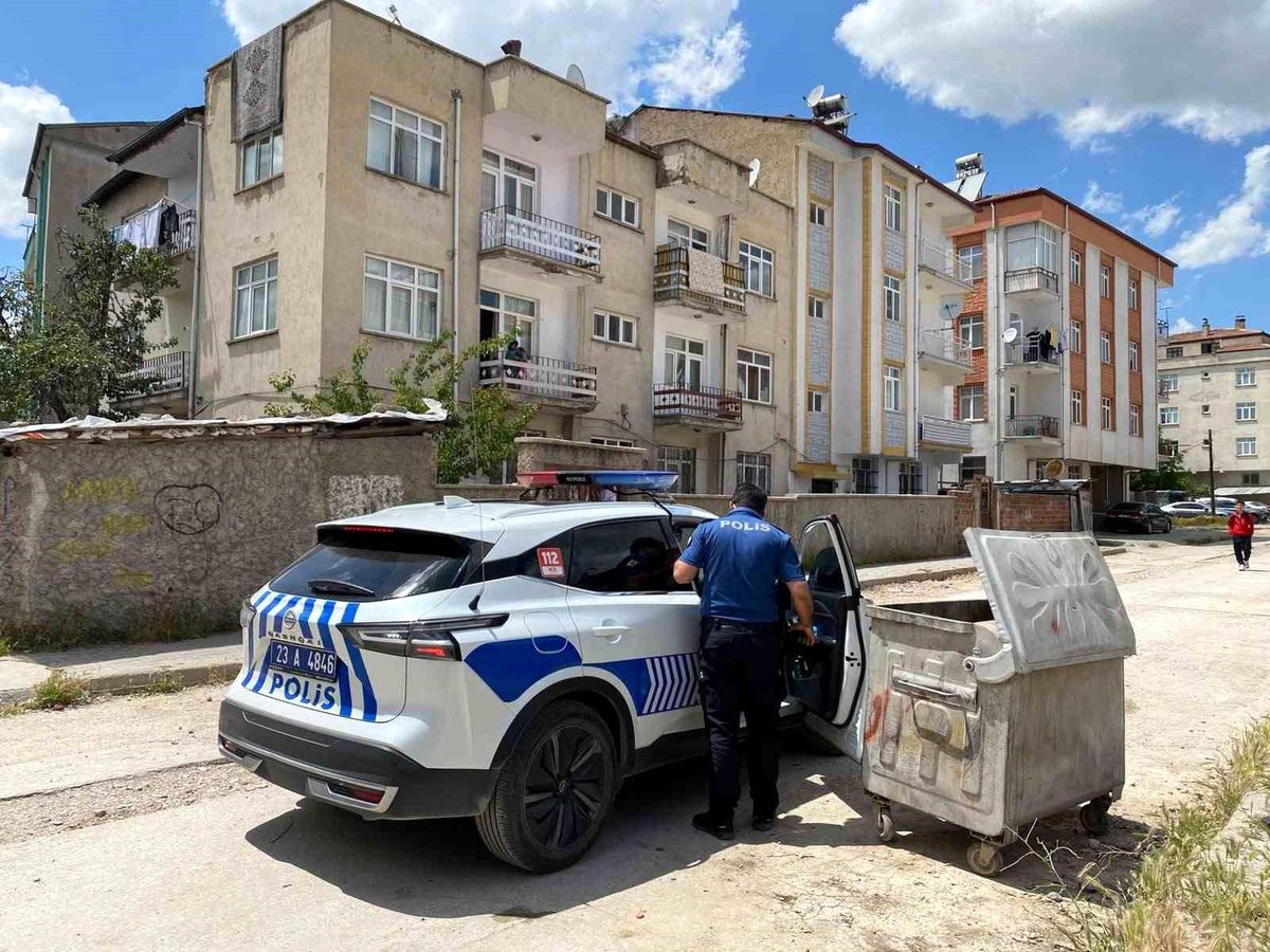 Elazığ\'da Çocuk Düştü