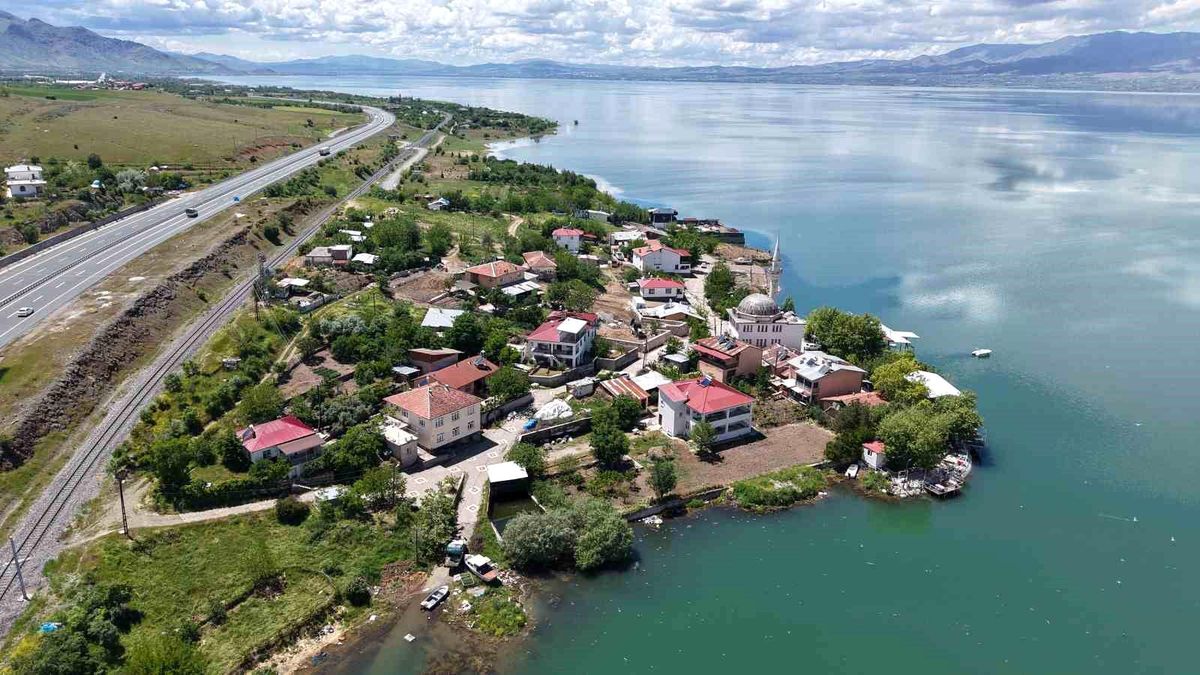 Keban Baraj Gölü\'nde Tarihi Değişim
