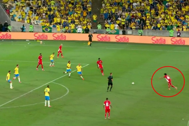 Fener taraftarını delirten Ederson orta sahadan gol yedi, sonrasında olanlara inanamadı
