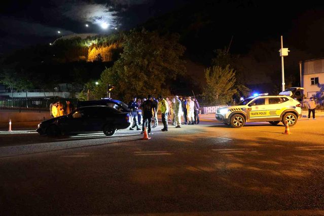 Gümüşhane'de Alkollü Sürücü Jandarma Araçla Çarpıştı