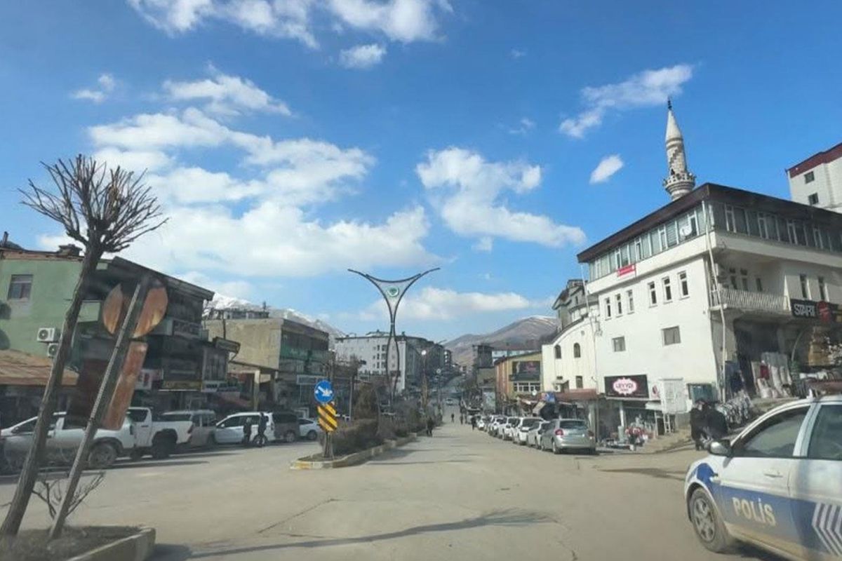 İran sınırında erkek cesedi bulundu