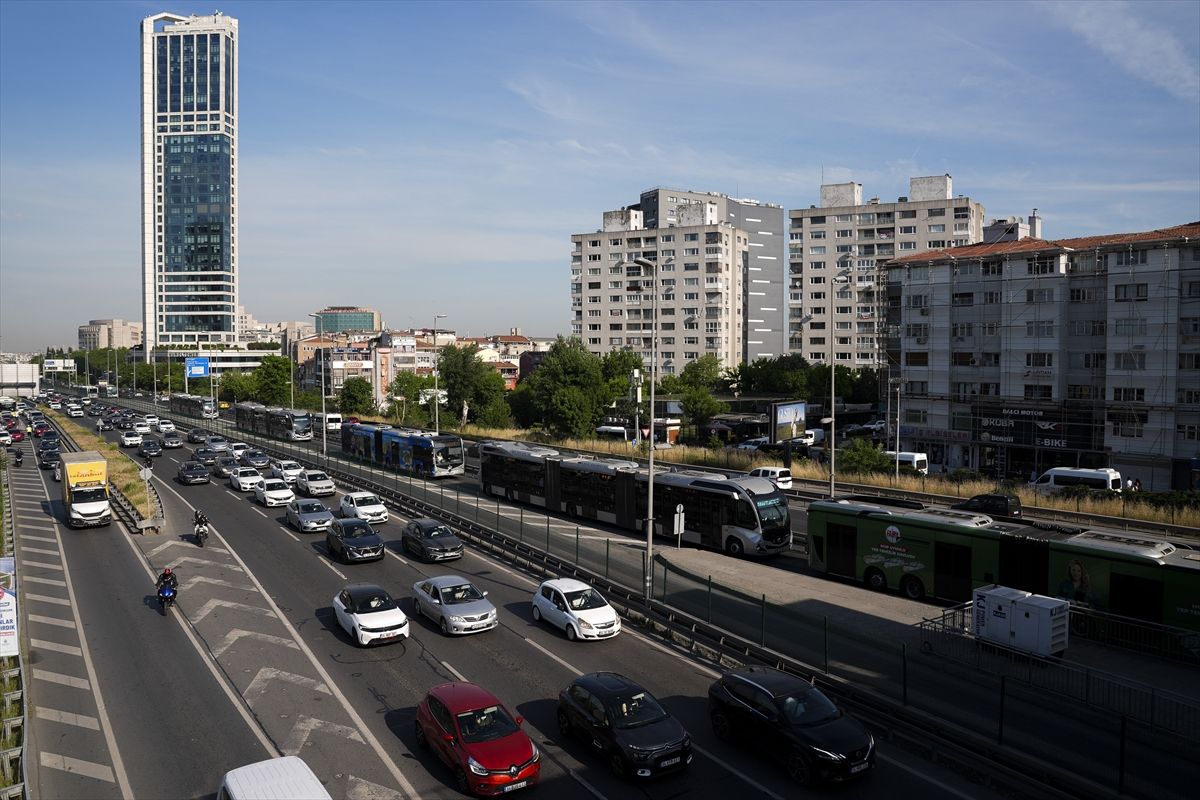 Bayram Sonrası İstanbul\'da Trafik Yoğunluğu