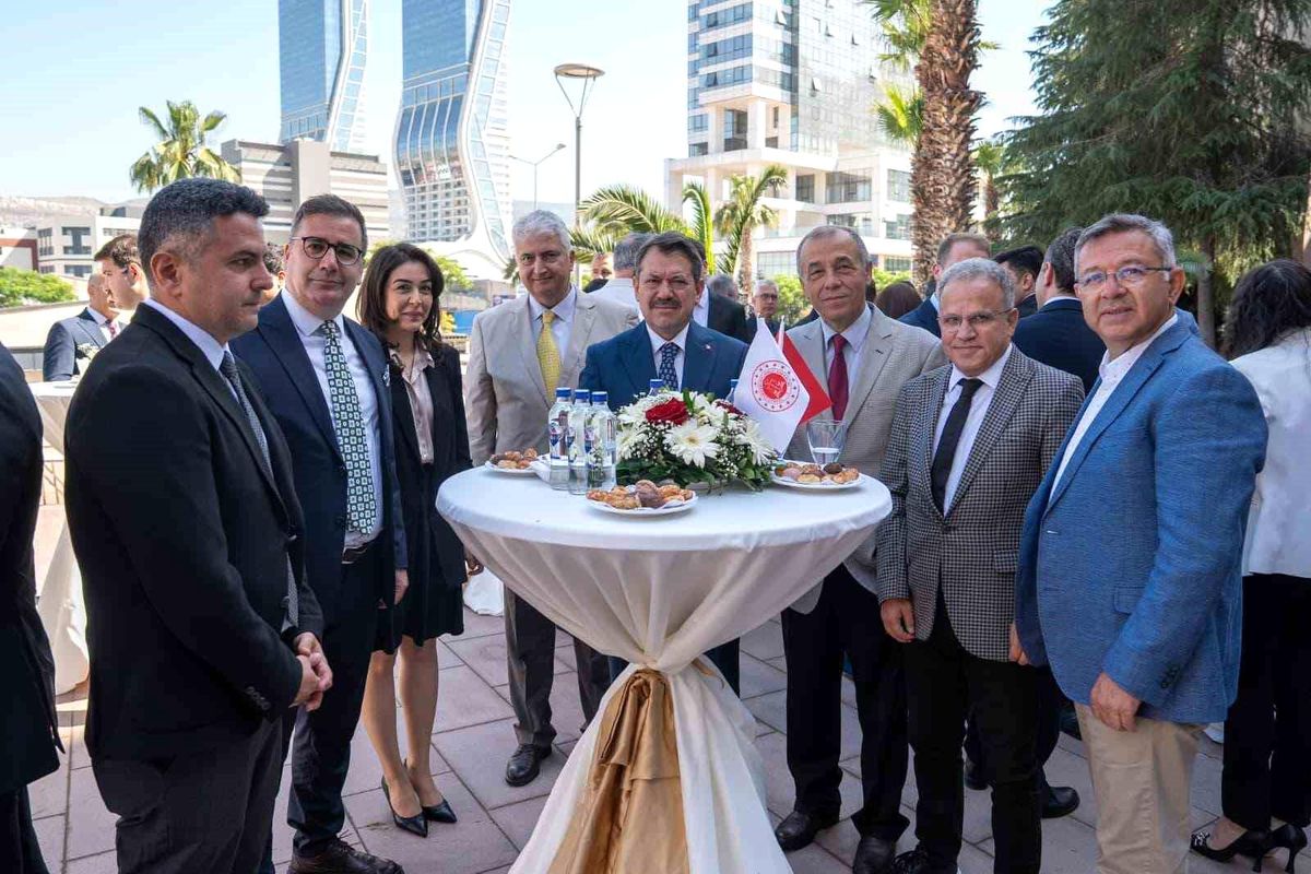 İzmir Adliyesi\'nde Bayramlaşma Töreni