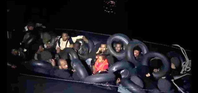 Karaburun'da 31 Göçmen Kurtarıldı