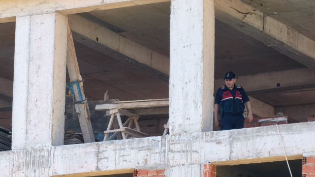 Kardeşiyle 30 yıl sonra aynı kaderi yaşayan duvar ustası, inşaattan düşüp öldü