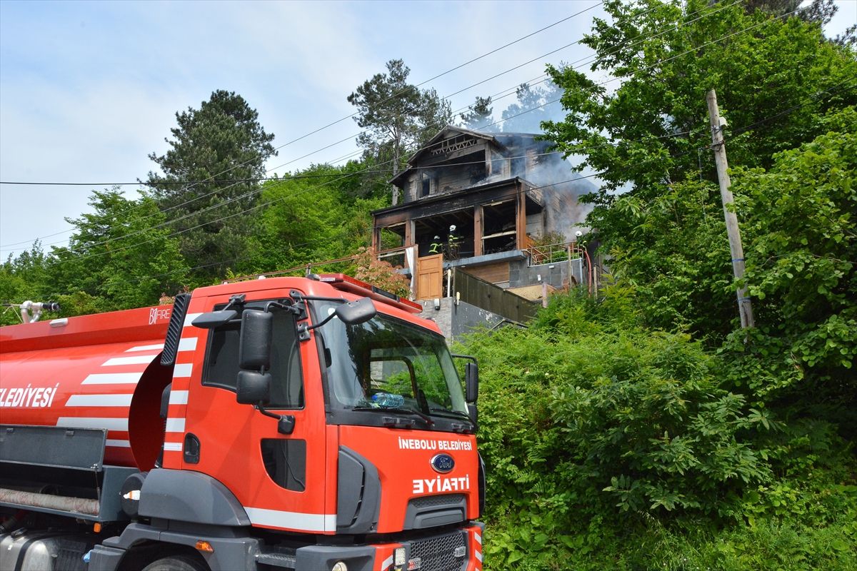 İnebolu\'da Villa Yangını