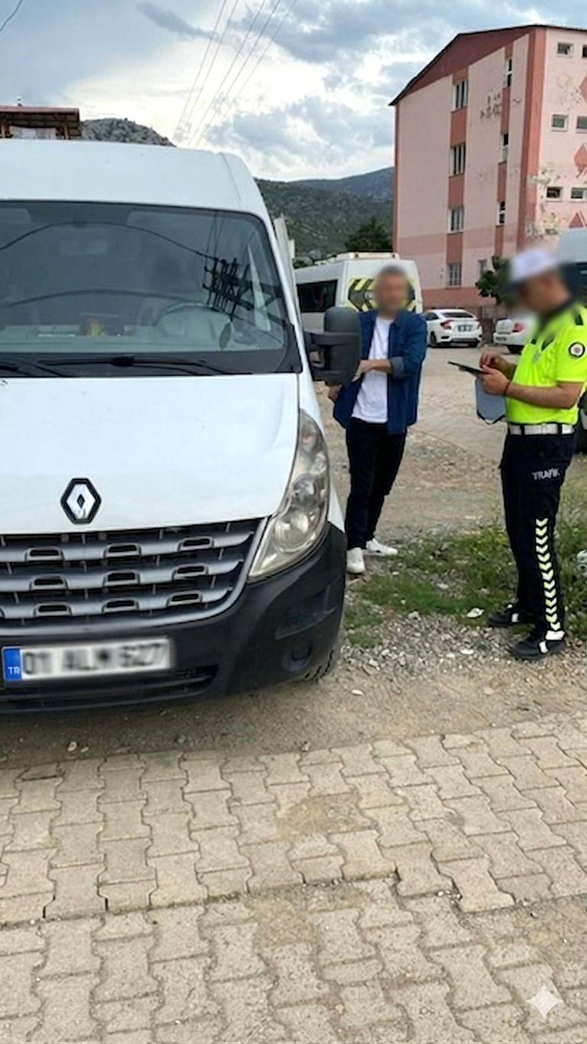 Kozan\'da Huzur Uygulamasında 5 Şüpheli Yakalandı
