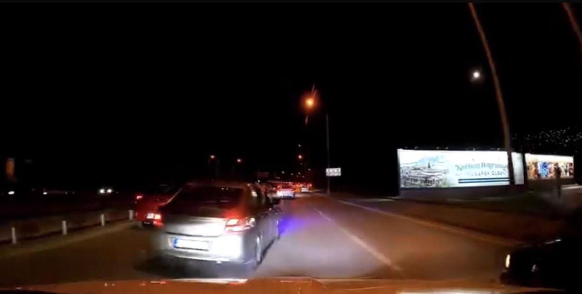 Bursa\'da Tehlikeli Trafik Manevrası