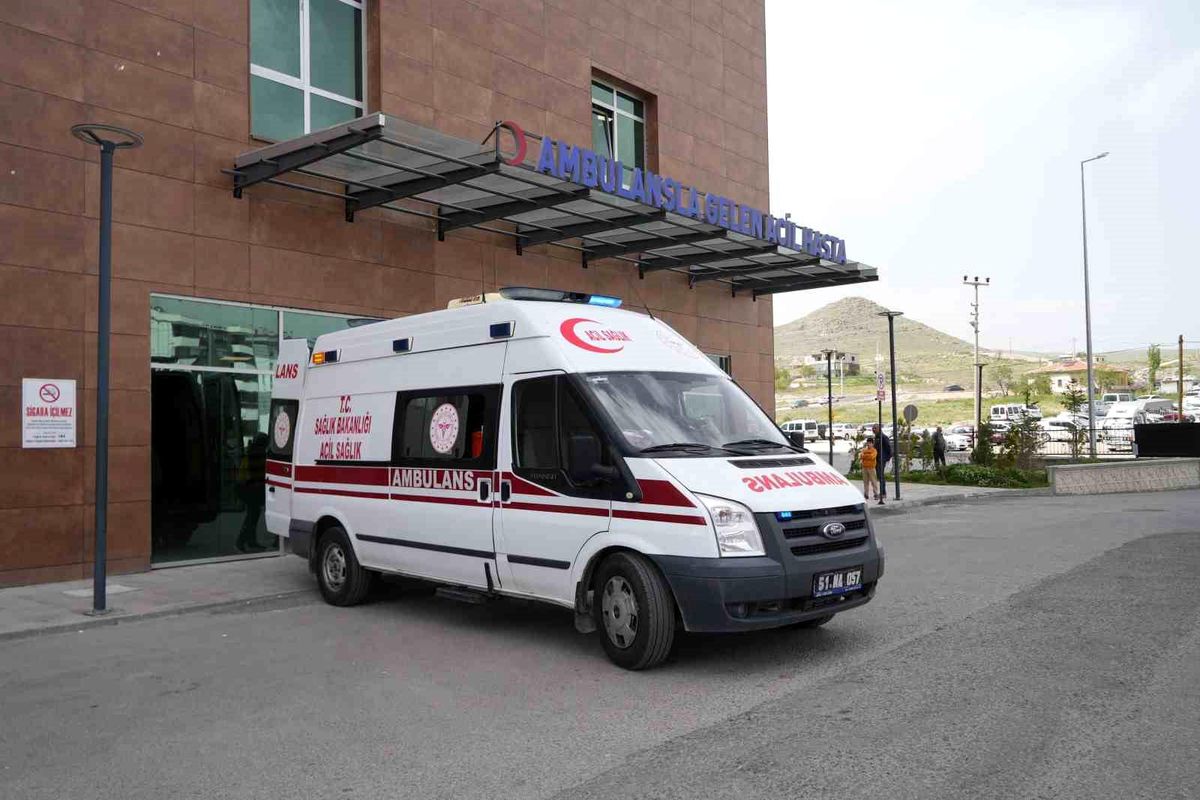 Niğde\'de Trafik Kazası: 7 Yaralı