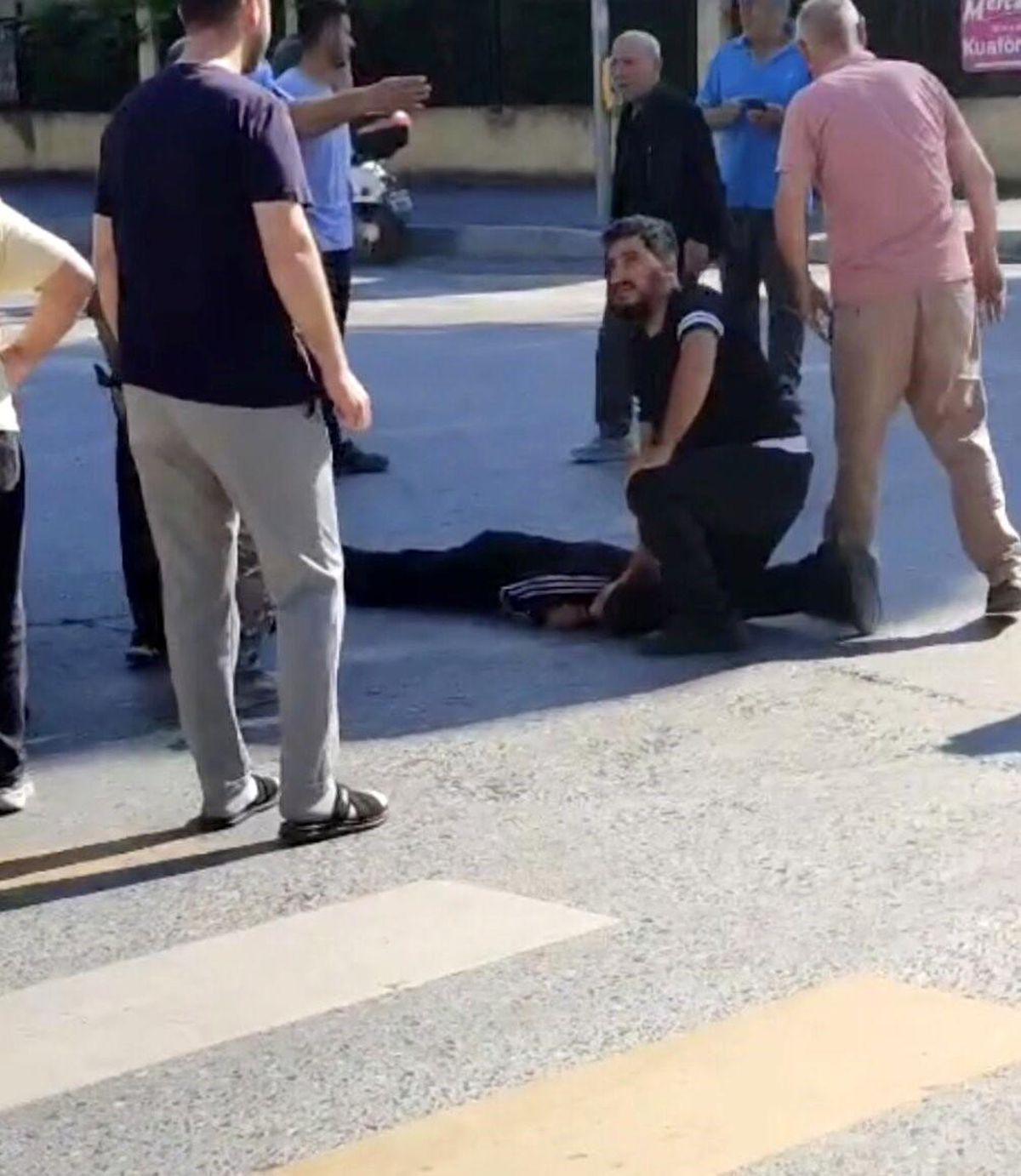 Okul Servisi Scooter\'a Çarptı: 2 Yaralı