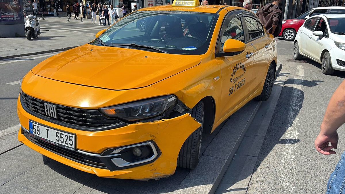 Taksinin Çarptığı Motosiklet Kazası Yara Almadan Atlattı