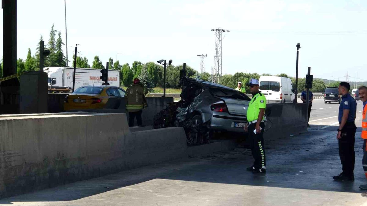 Tuzla\'da Trafik Kazası: 29 Yaşındaki Sürücü Hayatını Kaybetti
