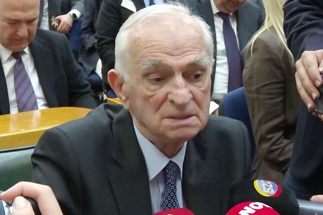 16 yıl sonra bir ilk! CHP Grup Toplantısı’na katılan Önder Sav, Kılıçdaroğlu’na tepki gösterdi