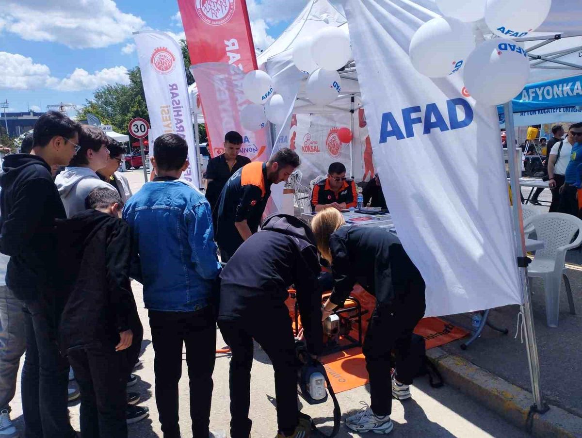 Üniversite Öğrencilerine Afet Eğitimi